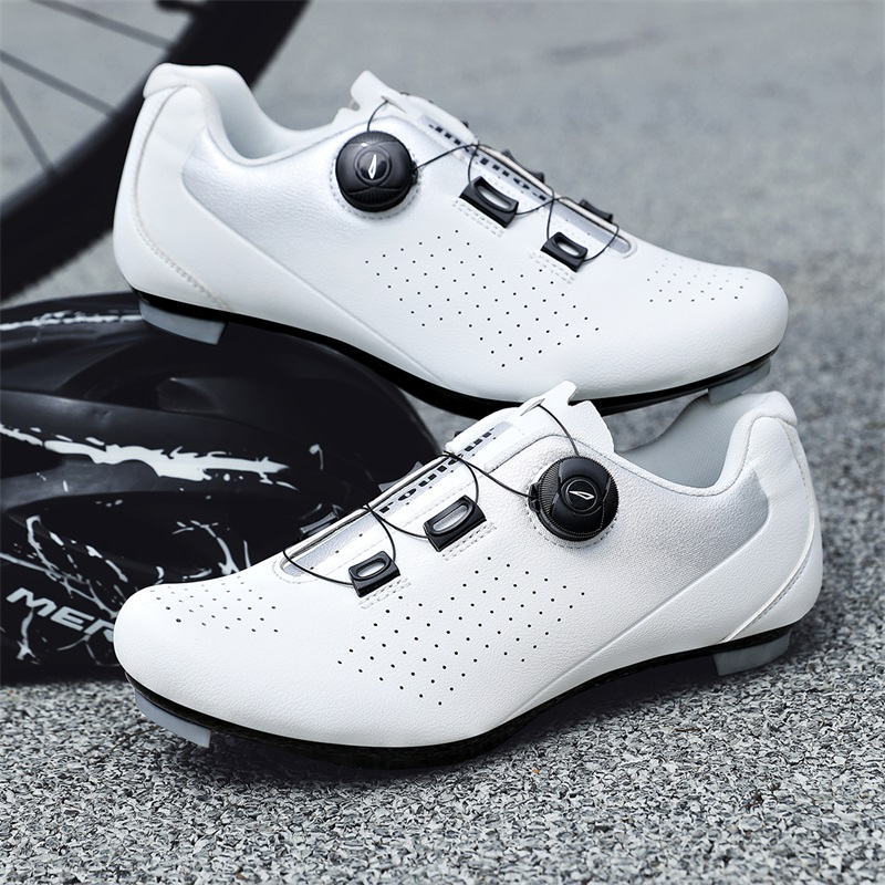รองเท้าปั่นจักรยานแบบมีปุ่มล็อ - Cycling Commuter Shoes บทวิจารณ์และราคา