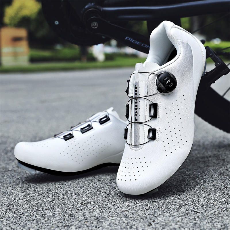 รองเท้าปั่นจักรยานแบบมีปุ่มล็อ - Cycling Commuter Shoes บทวิจารณ์และราคา