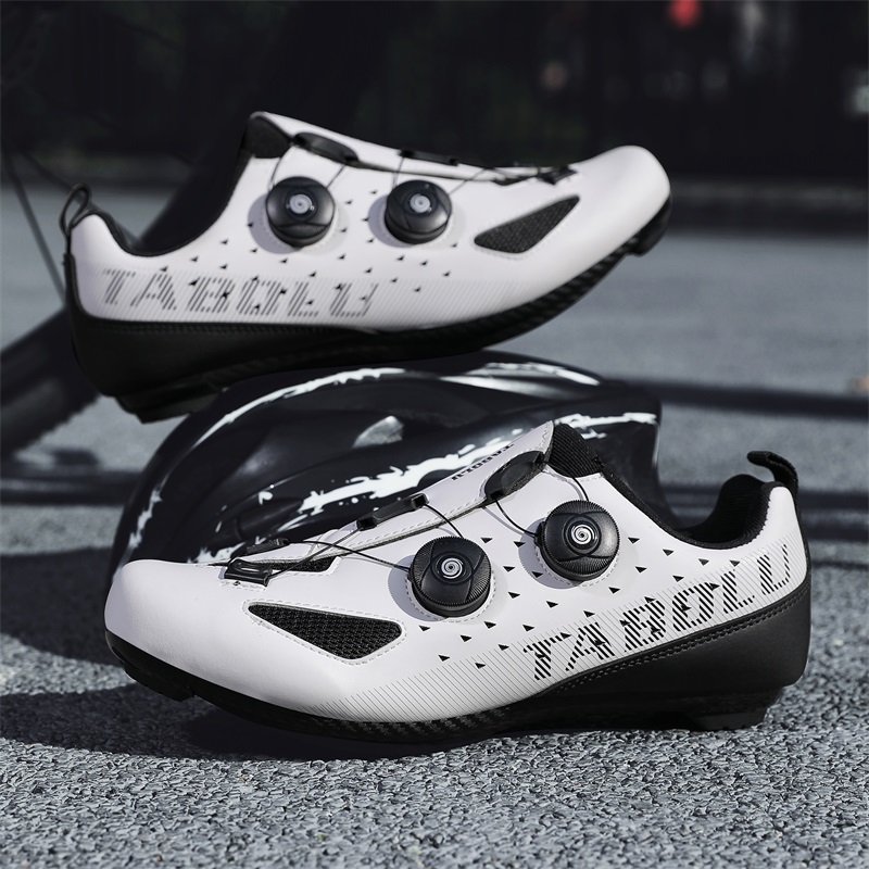 รองเท้าปั่นจักรยานแบบมีปุ่มล็อ - Cycling Commuter Shoes บทวิจารณ์และราคา